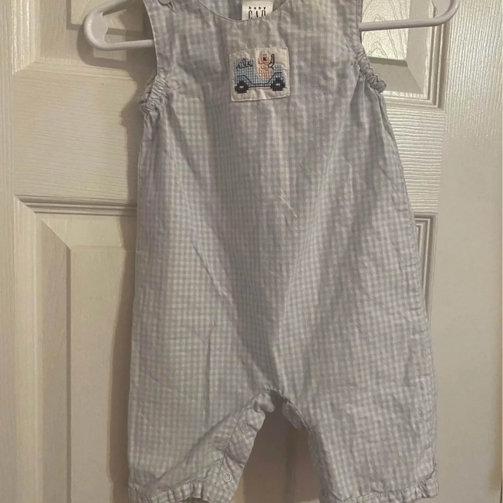 Newborn Baby Gap Romper